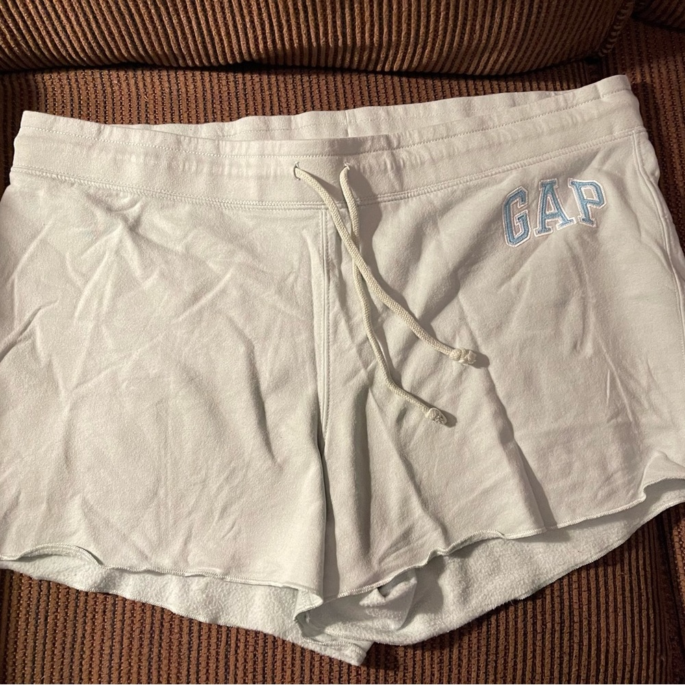 Gap Women’s XL Shorts in a Soft Green Color
